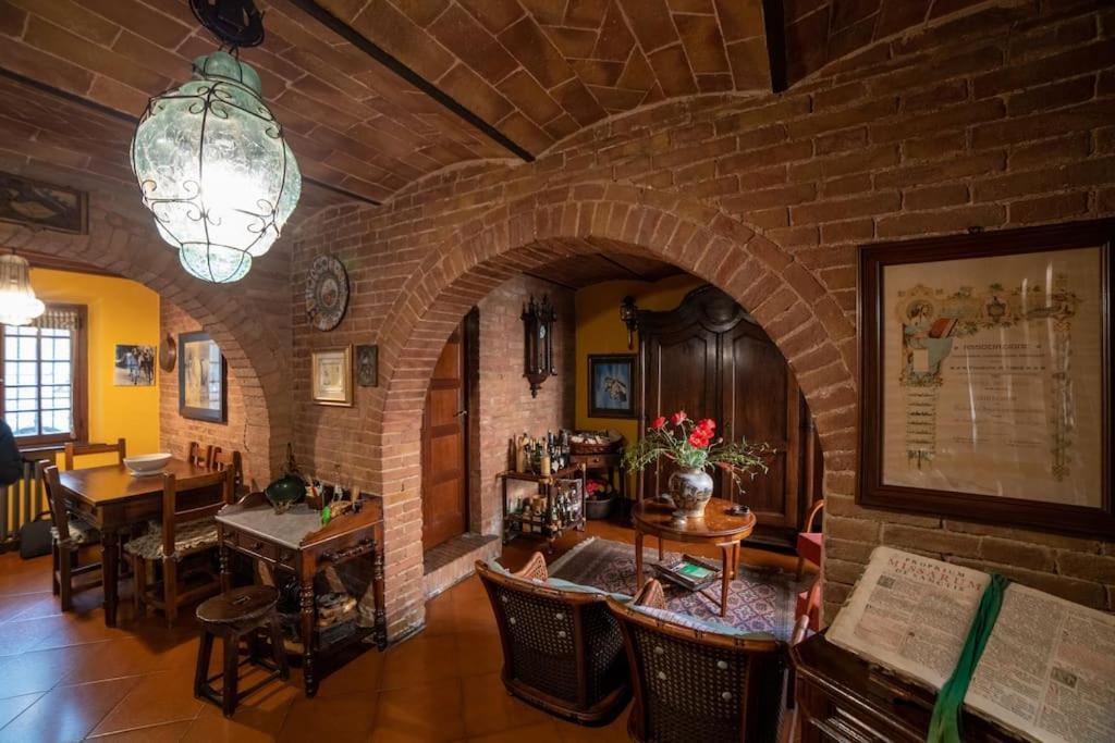 Casa Lazzaro Al Centro Di Siena Villa Bagian luar foto