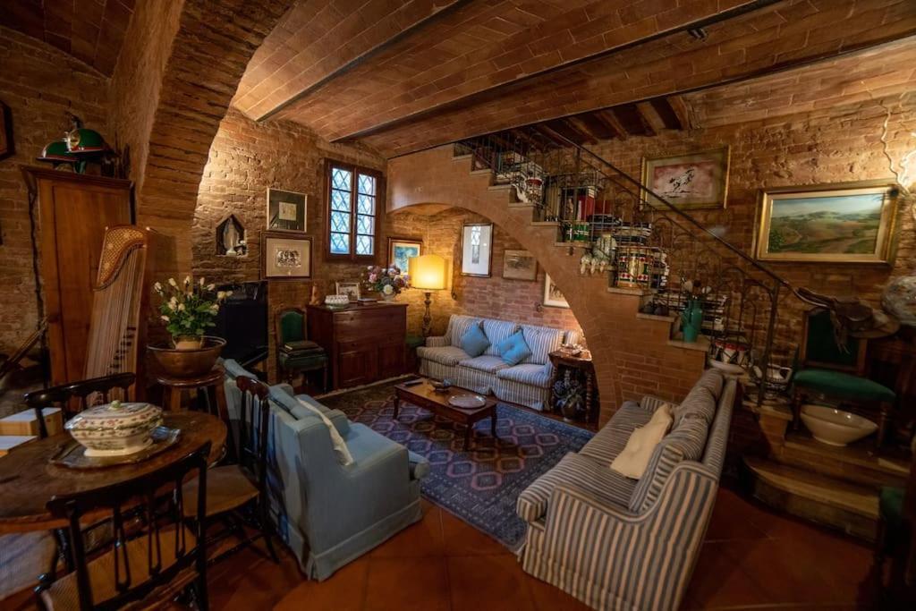 Casa Lazzaro Al Centro Di Siena Villa Bagian luar foto
