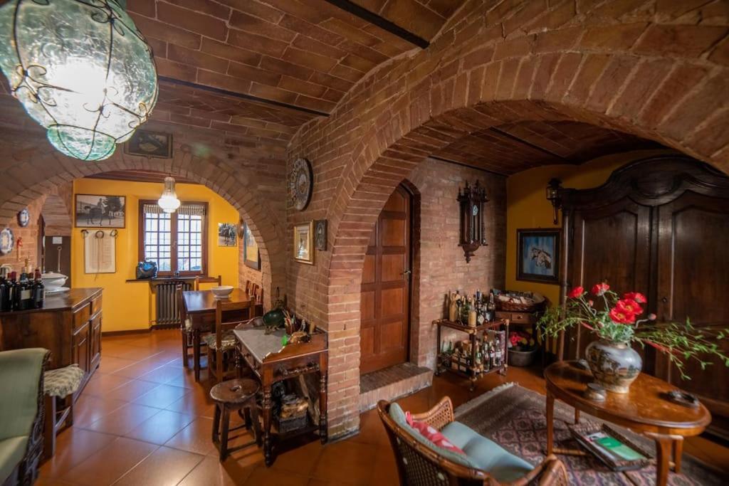 Casa Lazzaro Al Centro Di Siena Villa Bagian luar foto