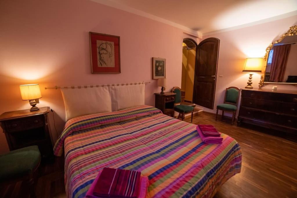 Casa Lazzaro Al Centro Di Siena Villa Bagian luar foto