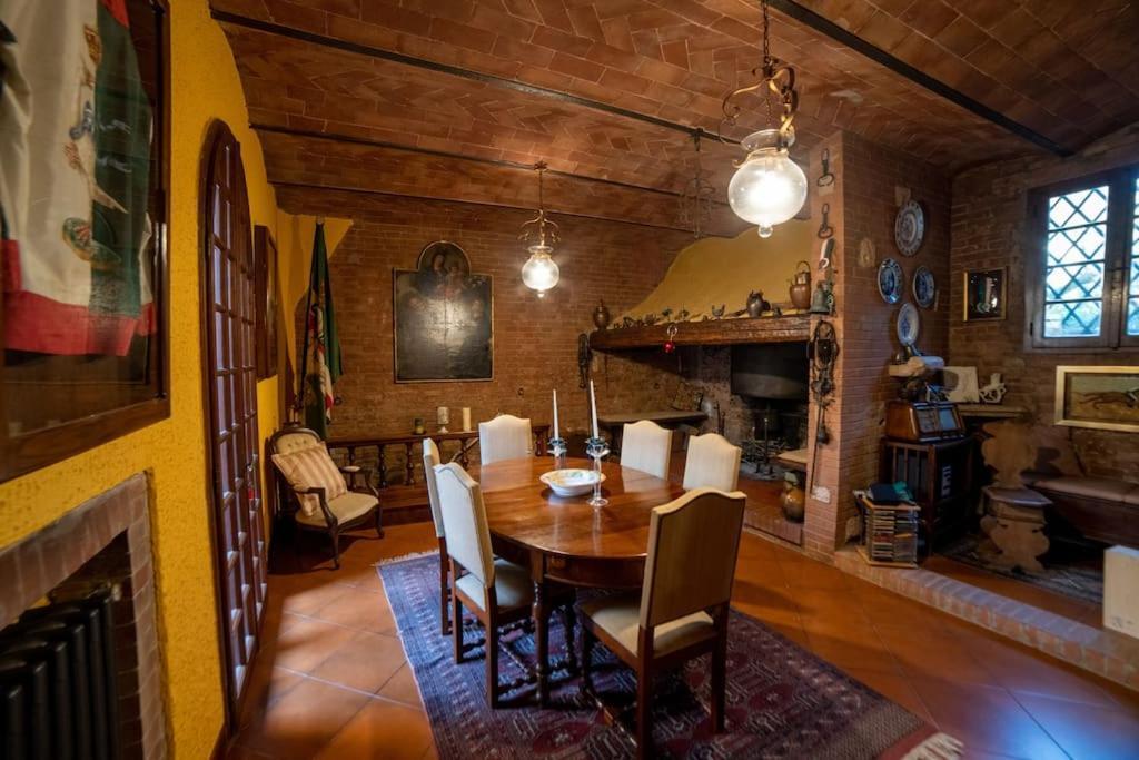 Casa Lazzaro Al Centro Di Siena Villa Bagian luar foto